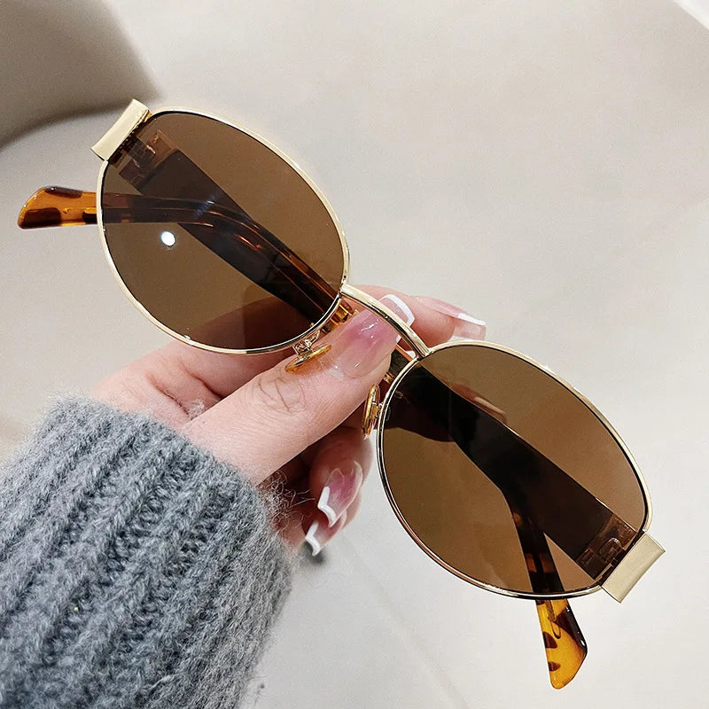 LuxOva™ – Retro Oval Sunglasses
