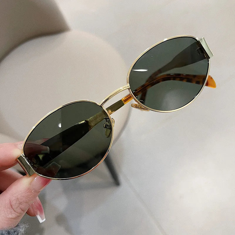 LuxOva™ – Retro Oval Sunglasses