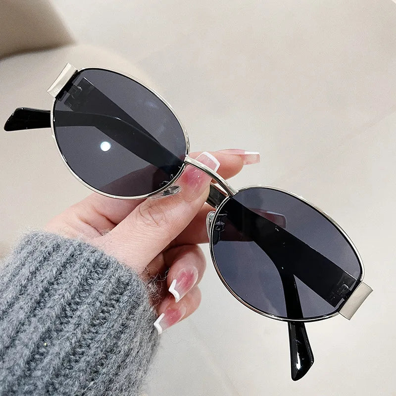LuxOva™ – Retro Oval Sunglasses