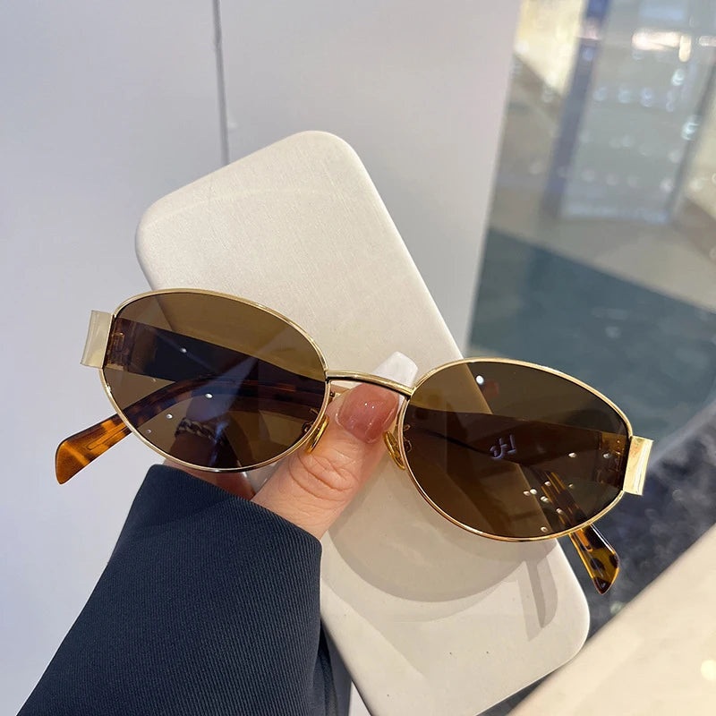 LuxOva™ – Retro Oval Sunglasses