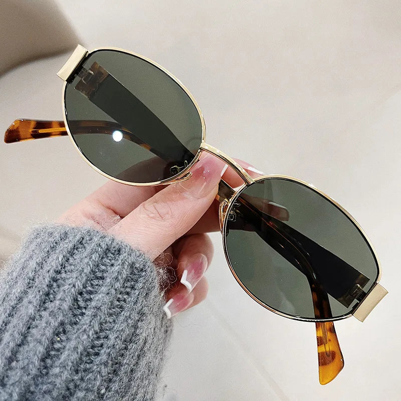 LuxOva™ – Retro Oval Sunglasses