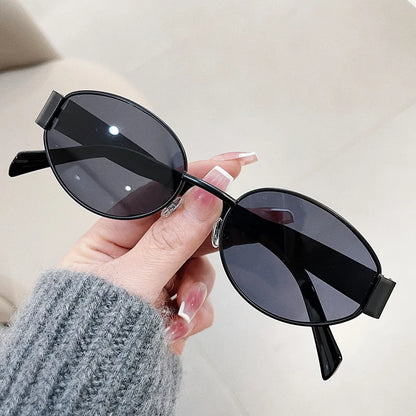 LuxOva™ – Retro Oval Sunglasses
